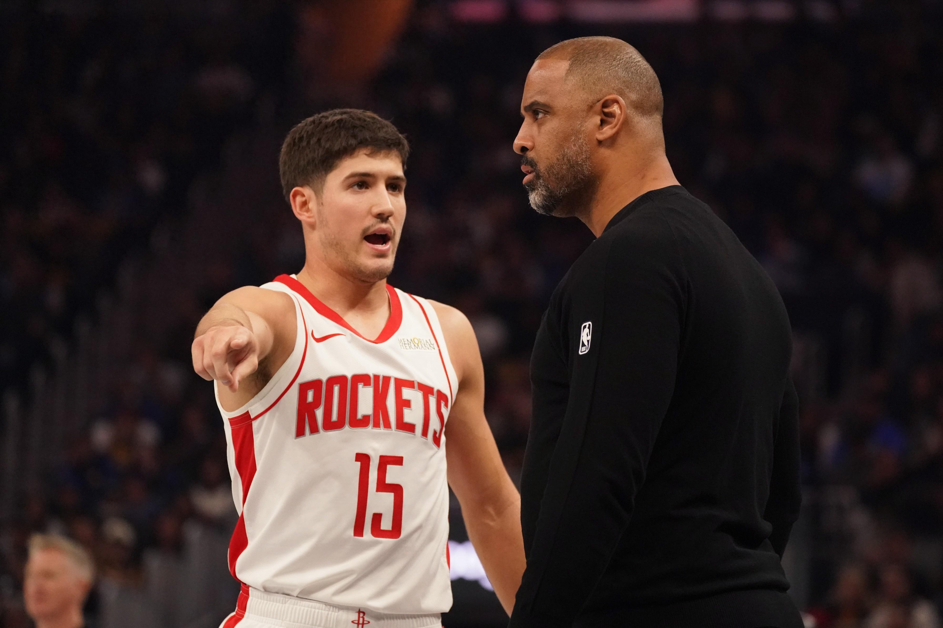 开云APP下载地址-加时为何弃用谢泼德？乌度卡给出明确答案！他在让火箭走绿军老路