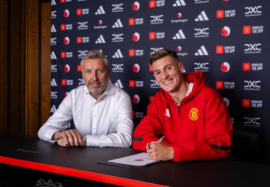 记者：经纪人三年前许诺谢什科会加盟，曼联以为他只是开玩笑