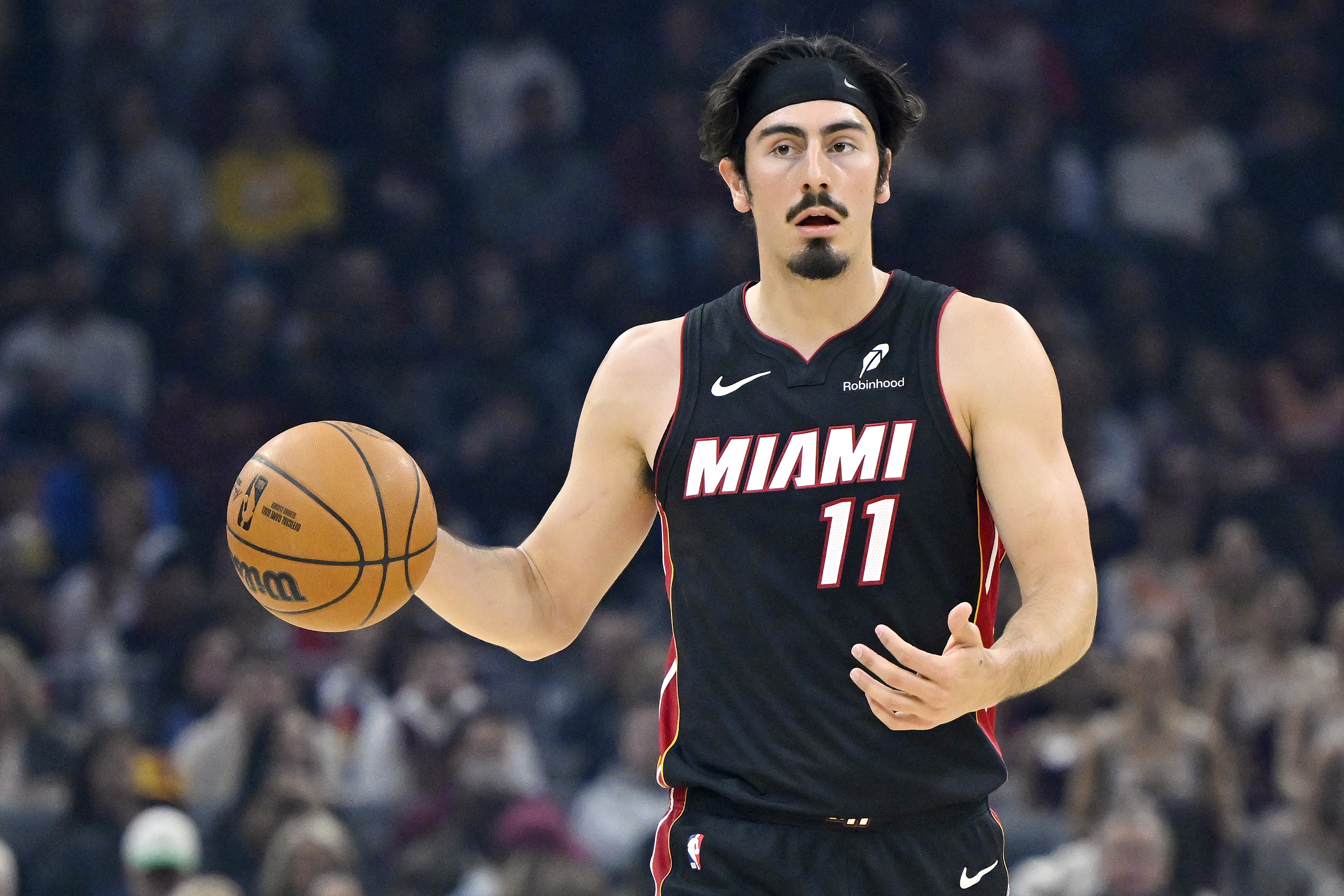 开云官方网站-17中12！哈克斯：不想这么快就结束赛季 珍惜当下拼尽全力